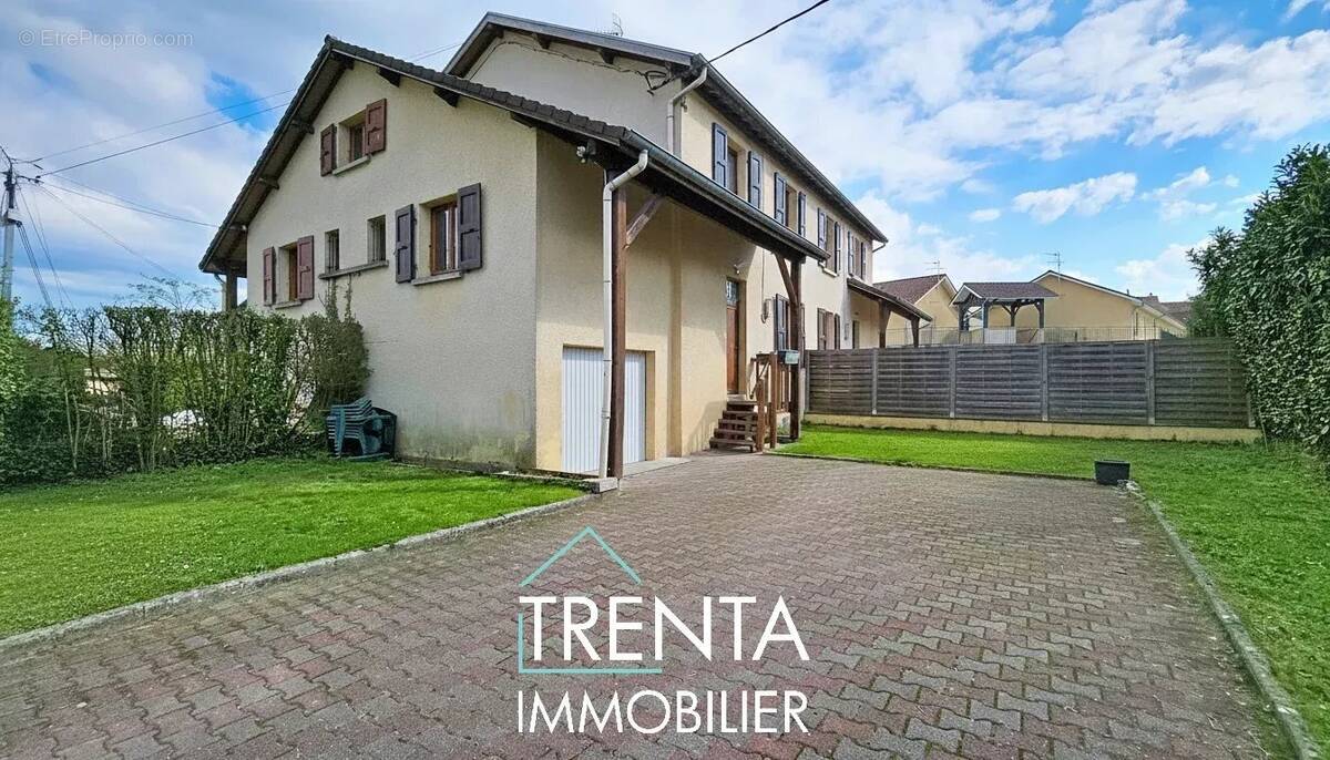 Maison à LES ABRETS