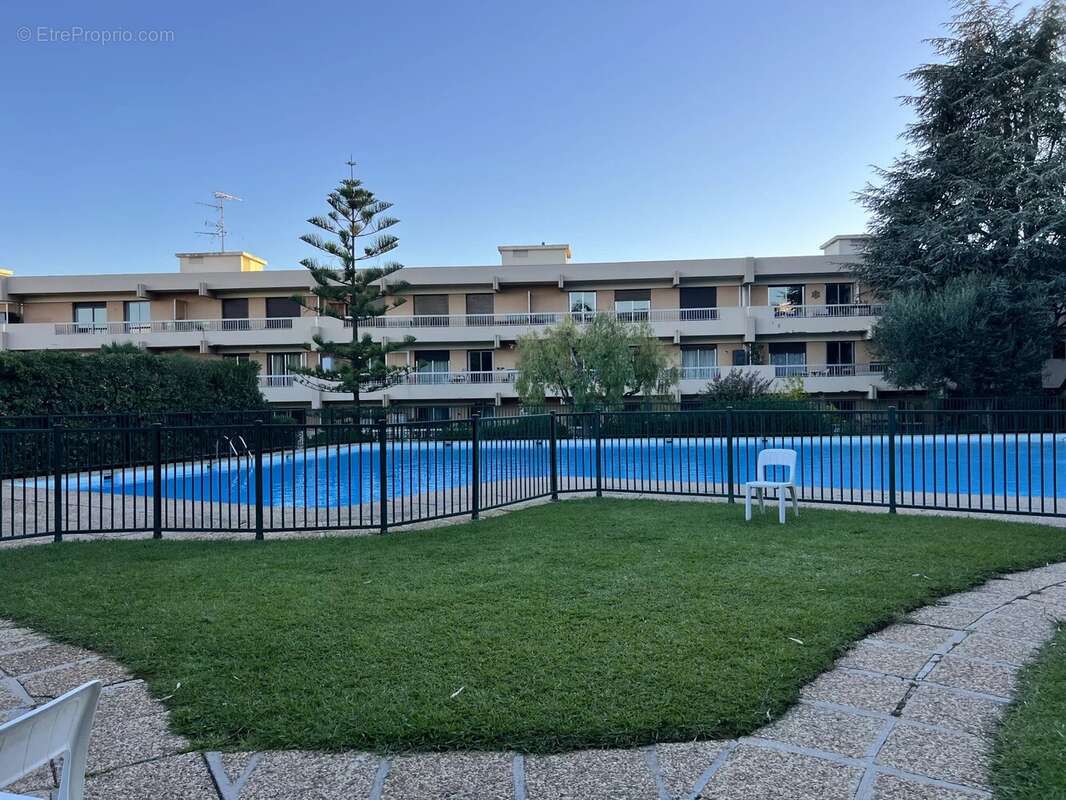 Nice Ouest - Studio rénové avec terrasse - idéal investissement locatif - photo 11