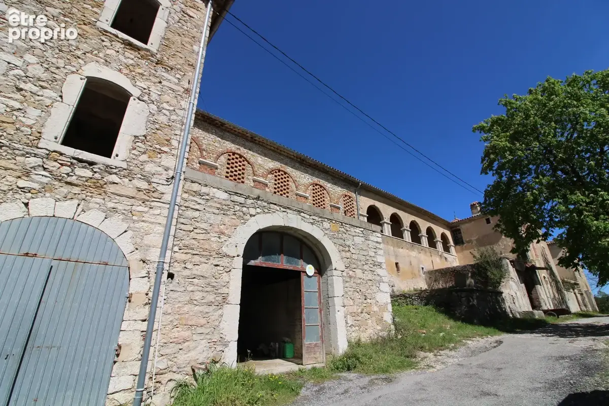 Mas de 2500 m2 sur 26 hectares. - photo 35