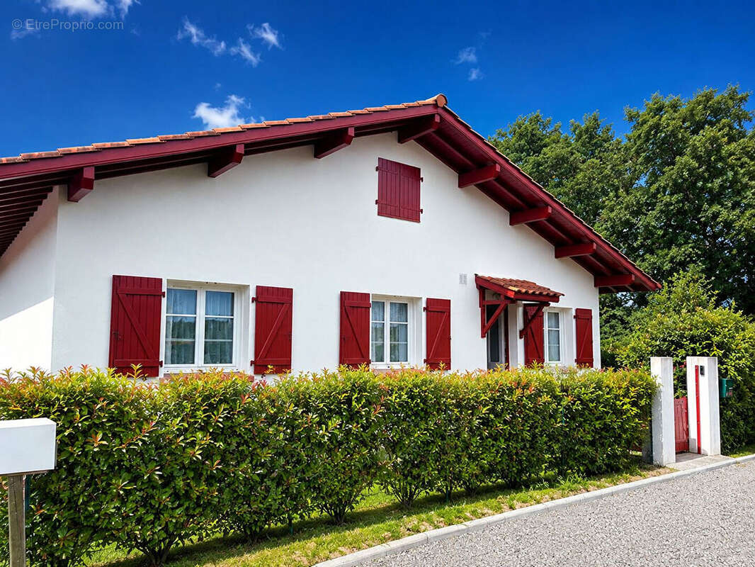 Jolie maison familiale avec appartement indépendant - Bassussarry - Rare sur le marché - photo 17