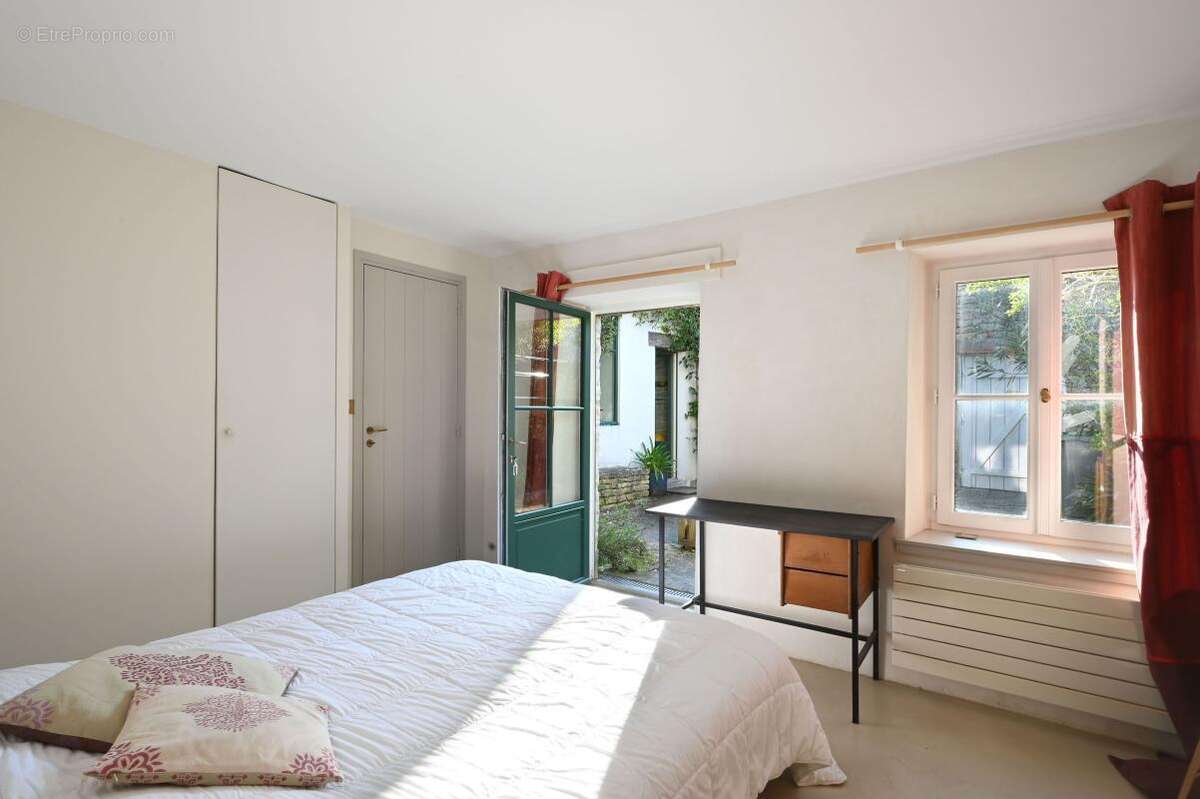 Maison à LES PORTES-EN-RE