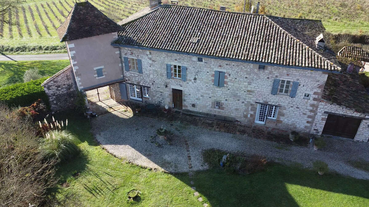 Maison à SAINTE-CECILE-DU-CAYROU