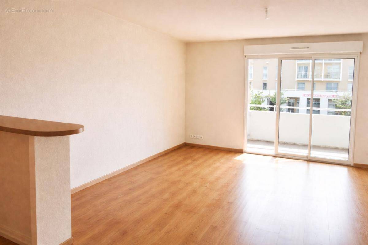 Appartement à LONS