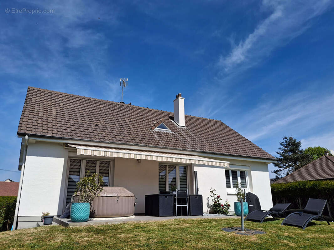 Maison à LE NEUBOURG