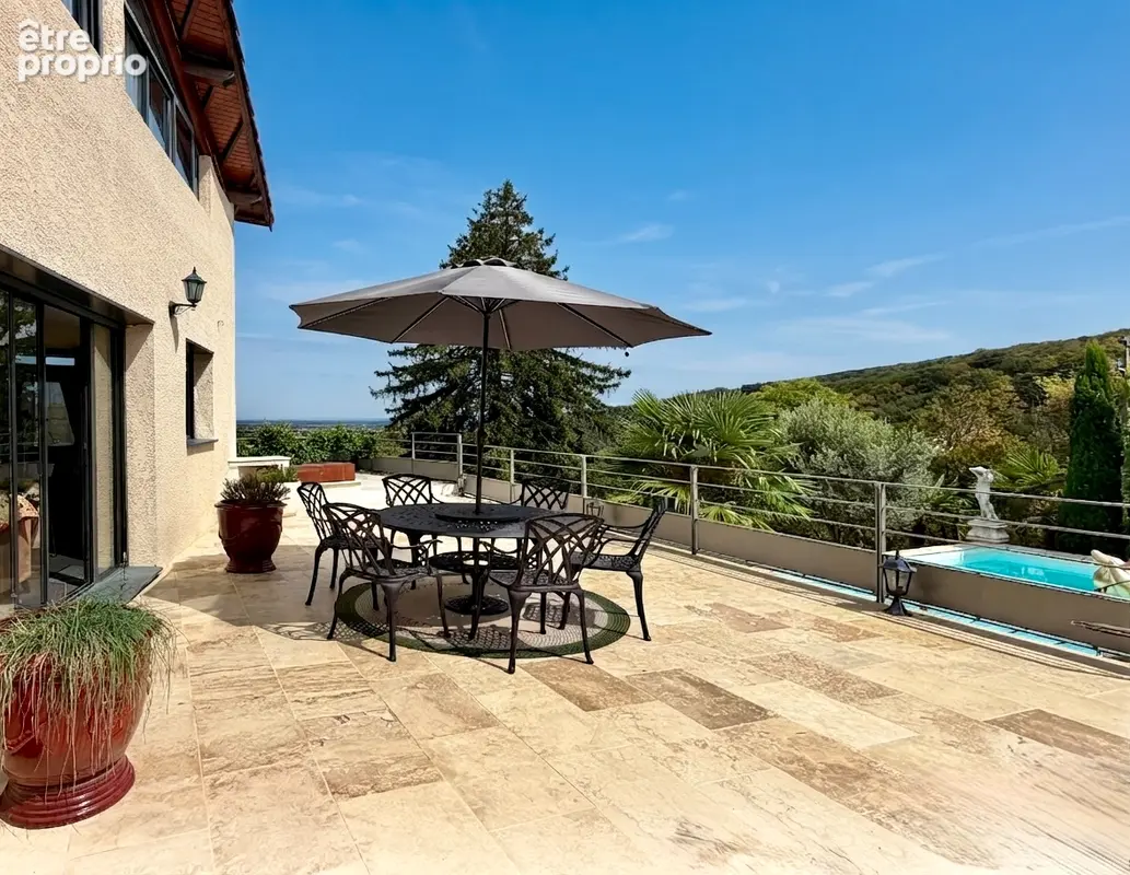 Maison familiale T6 de 166 m² avec piscine - photo 4