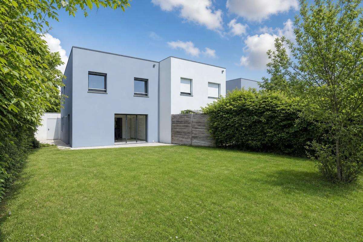 Maison à LE RHEU