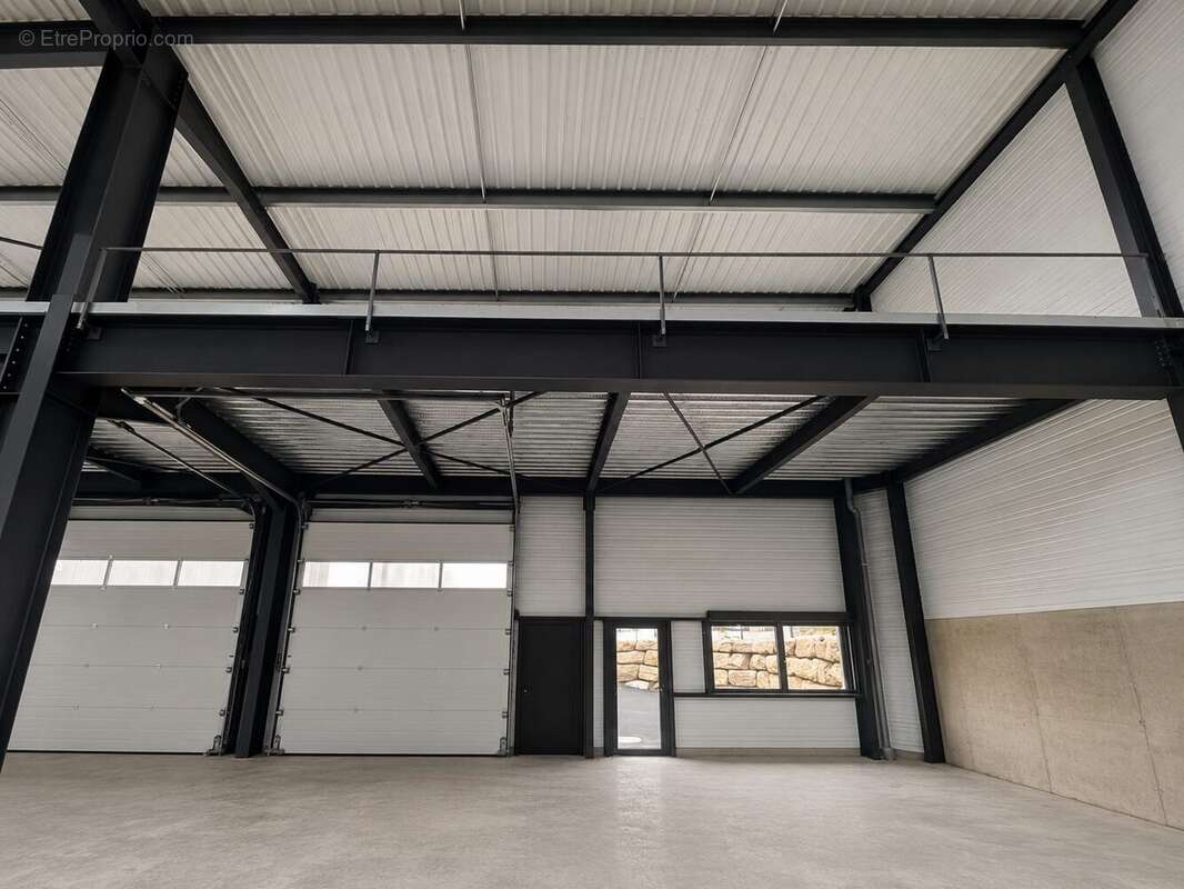 Commerce 266 m² à Chazay-D'azergues  - photo 3