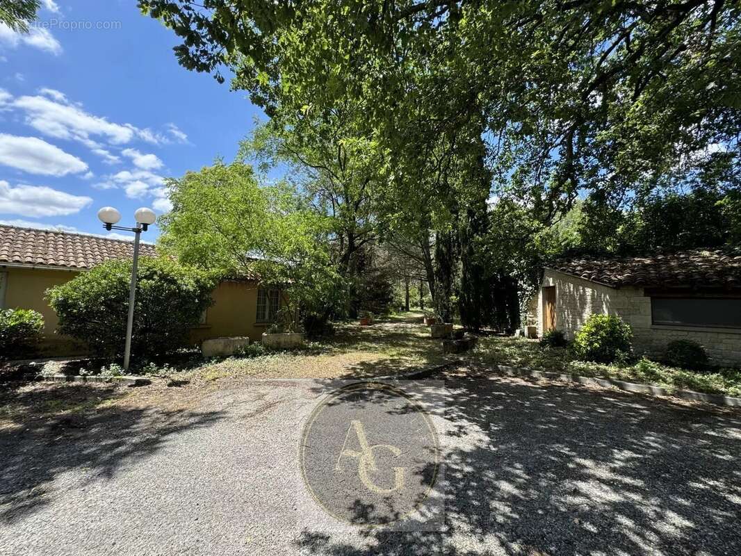 Commerce à CASTELNAUDARY