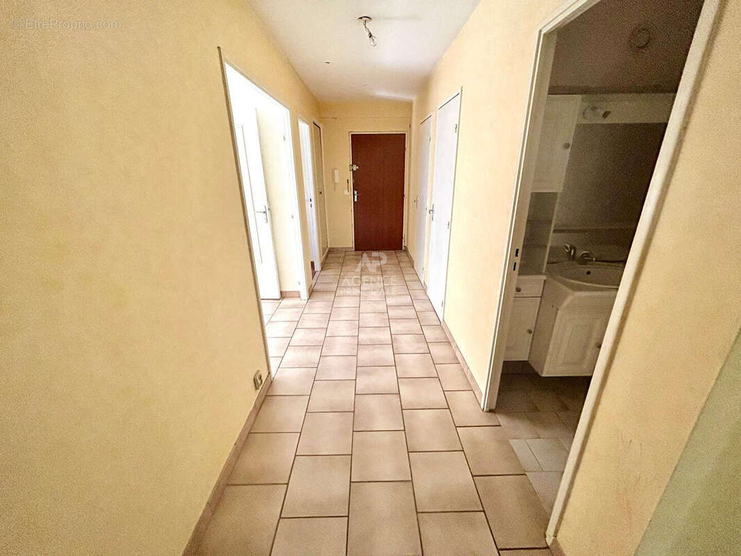 Appartement à VERNEUIL-SUR-SEINE