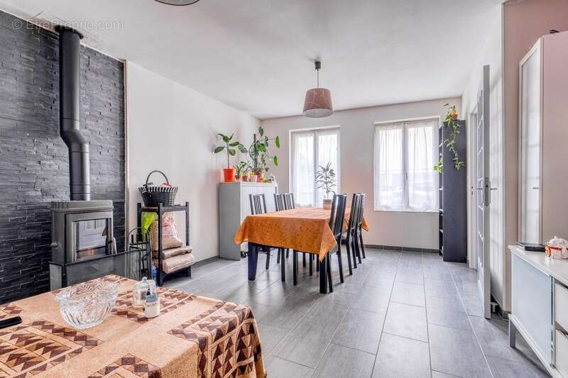 Christophe Michaudelle – EXLUSIVITE - CAPIFRANCE vous propose Nanteuil lès Meaux : Proche des commodités, maison de ville bien e - photo 2