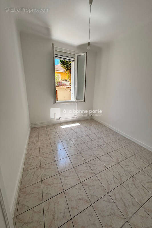 Appartement 48 m² à Toulon  - photo 2