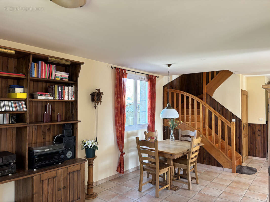 Maison à AUTRY-ISSARDS