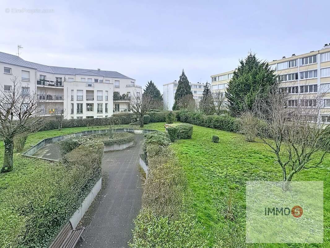 Commerce à LE PLESSIS-TREVISE