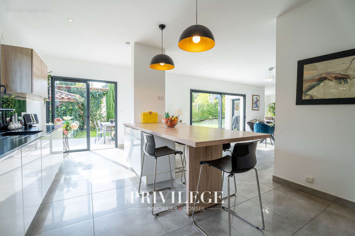 Maison à SAINTE-FOY-LES-LYON