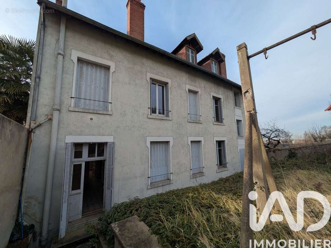 Appartement 420 m² à Montlucon  - photo 3
