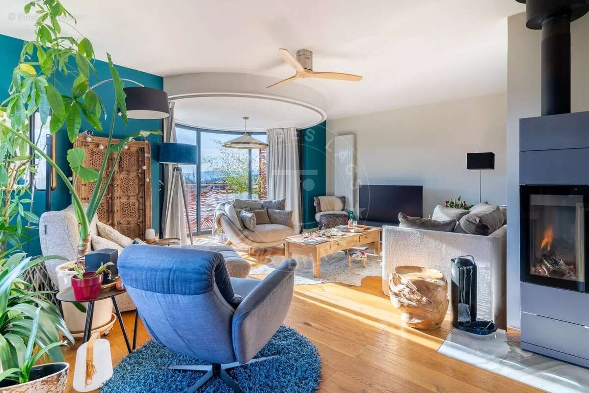 Appartement à POISY