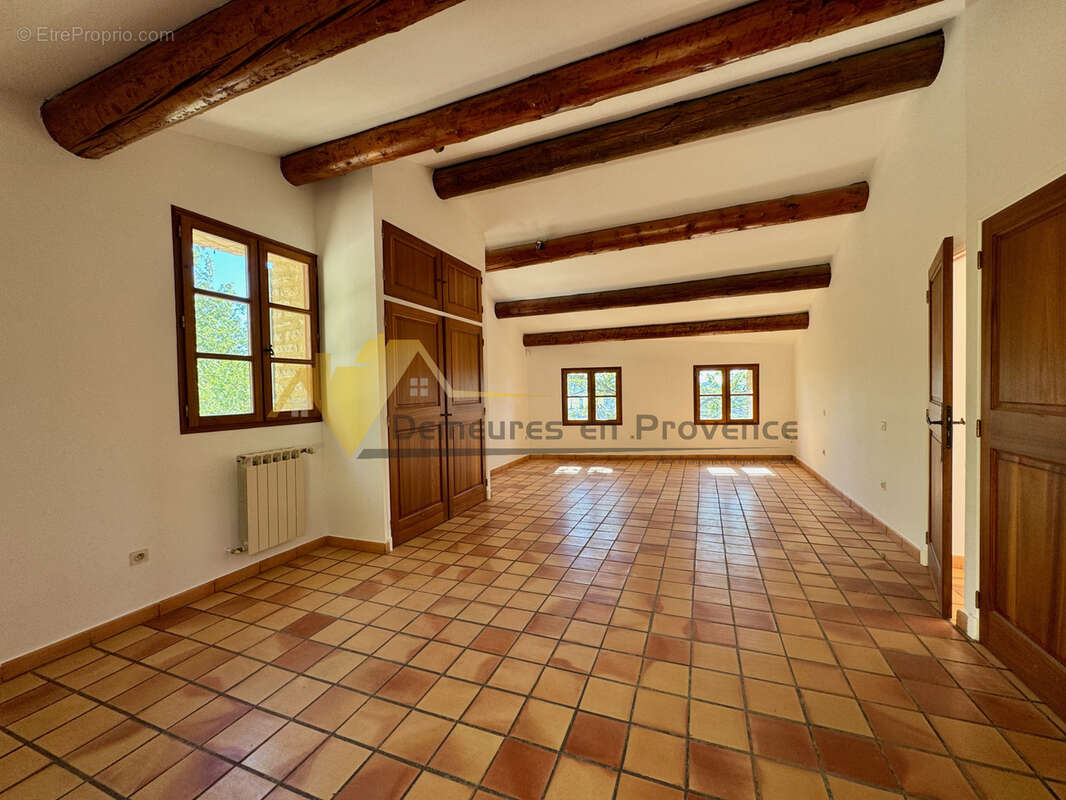 À vendre   Villa de caractère avec vue dominante, piscine et 4 chambres - photo 19