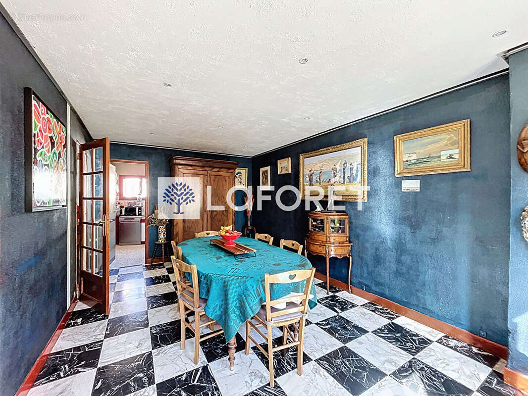 Maison à THIVERVAL-GRIGNON