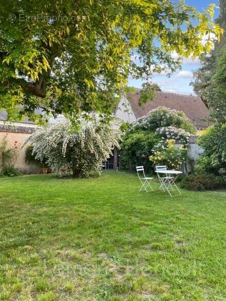 Superbe propriété de 240 m² env sur 650 m² de terrain - photo 2