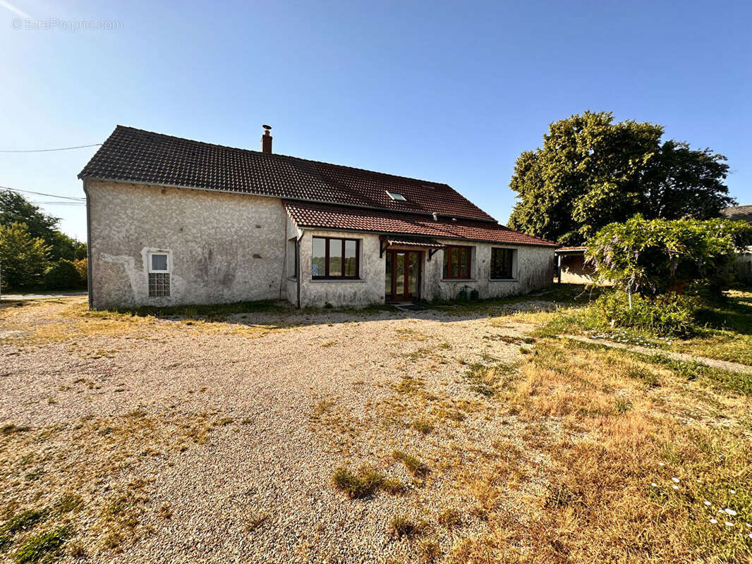 Maison familiale rénovée de 129,20 m² avec 4 chambres, dépendance et terrain de 1 553 m² ? Menetou-Salon - photo 12