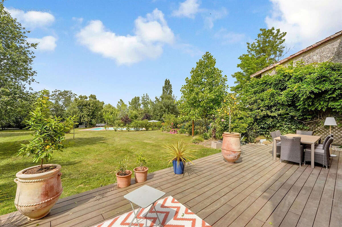 HAUTE-GARONNE - près de Toulouse - Manoir du XVIIe siècle avec maison d'amis, piscine et potentiel de revenus . - photo 16