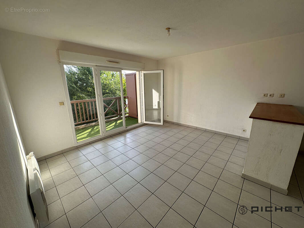 Appartement 40m² avec terrasse et parking. - photo 2