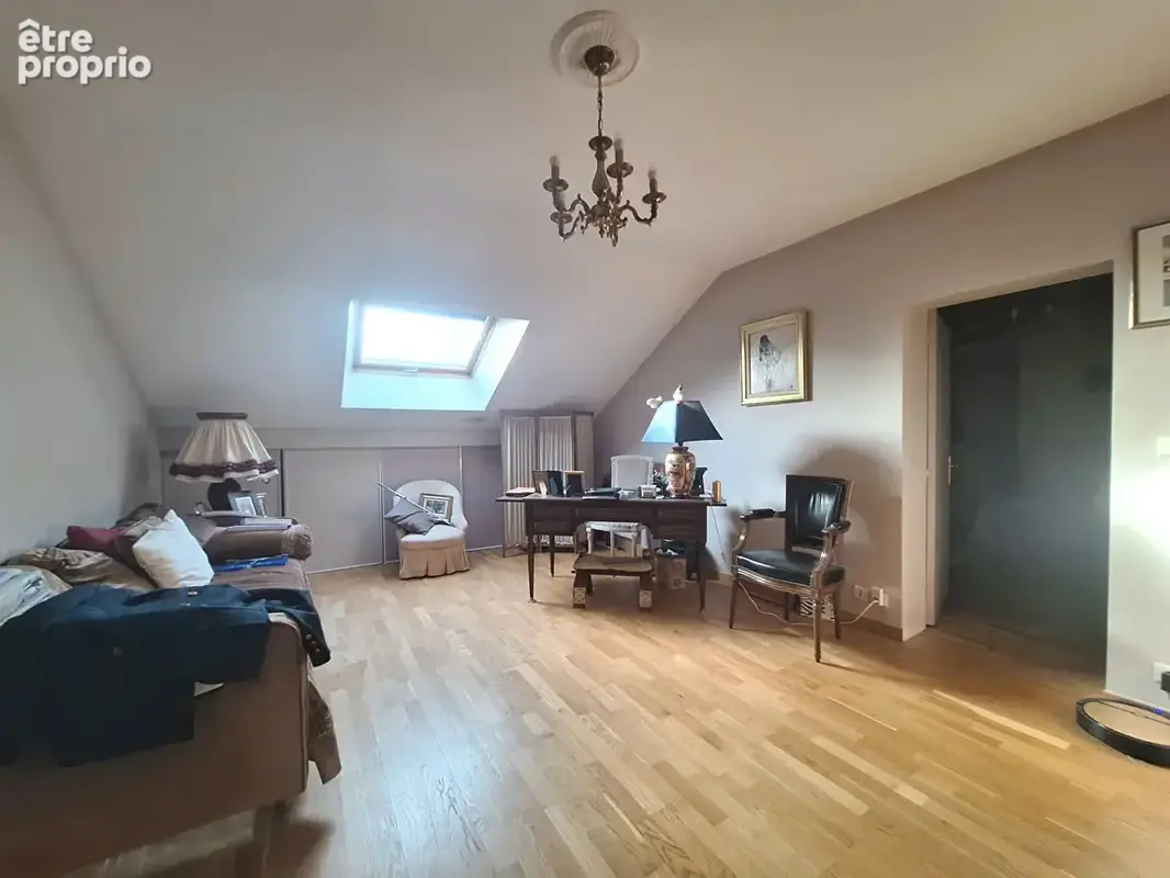 Maison Arnage - 233 m² - 7 chambres - T2 indépendant - Piscine couverte - photo 9