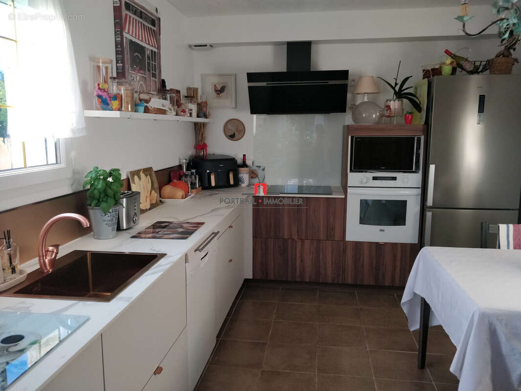 Maison 200 m² à Saint-Andre-De-Cubzac  - photo 9