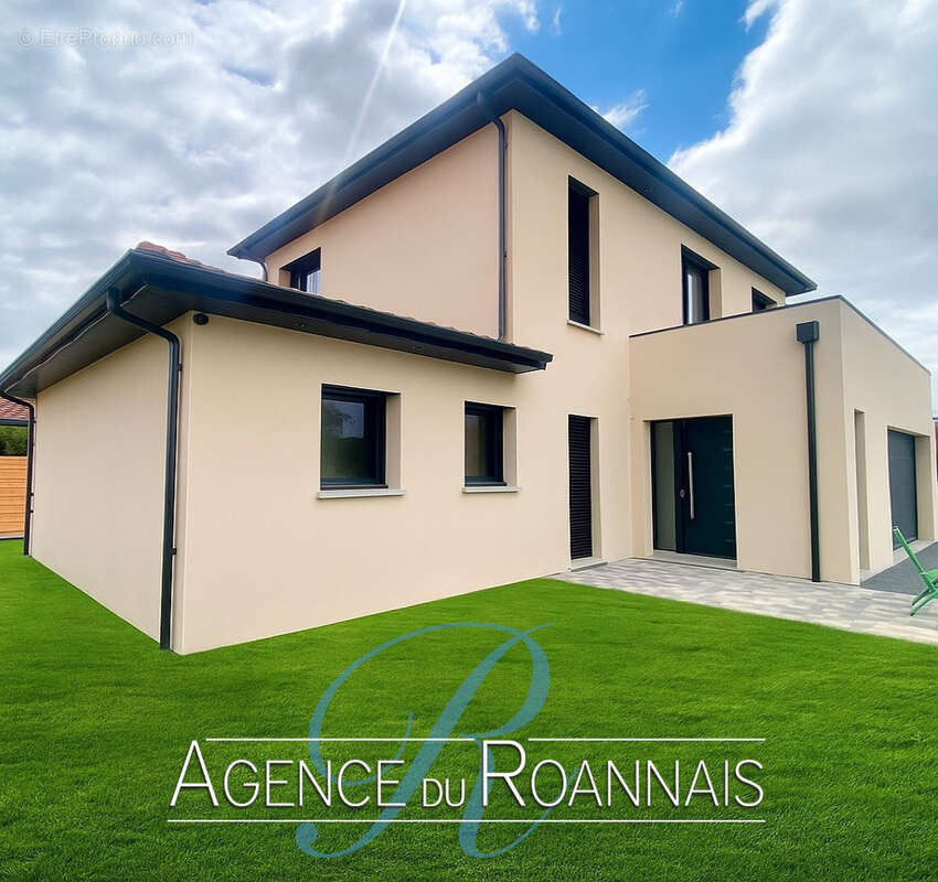 Maison à POUILLY-SOUS-CHARLIEU