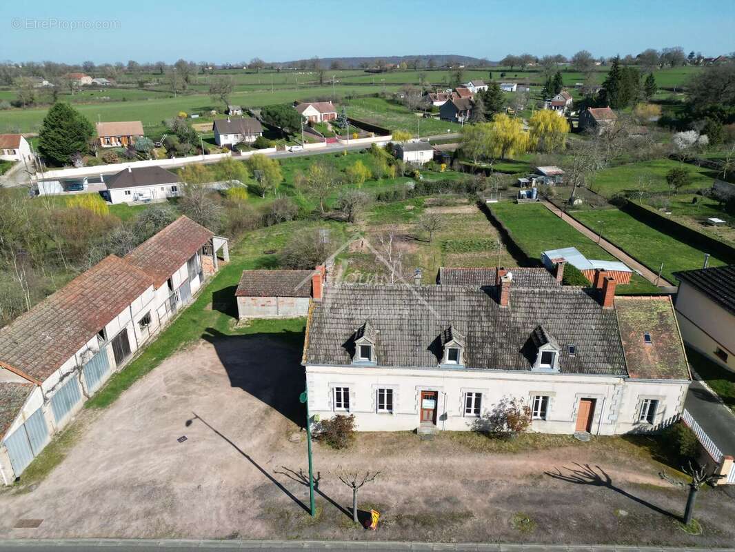 Maison à CERILLY