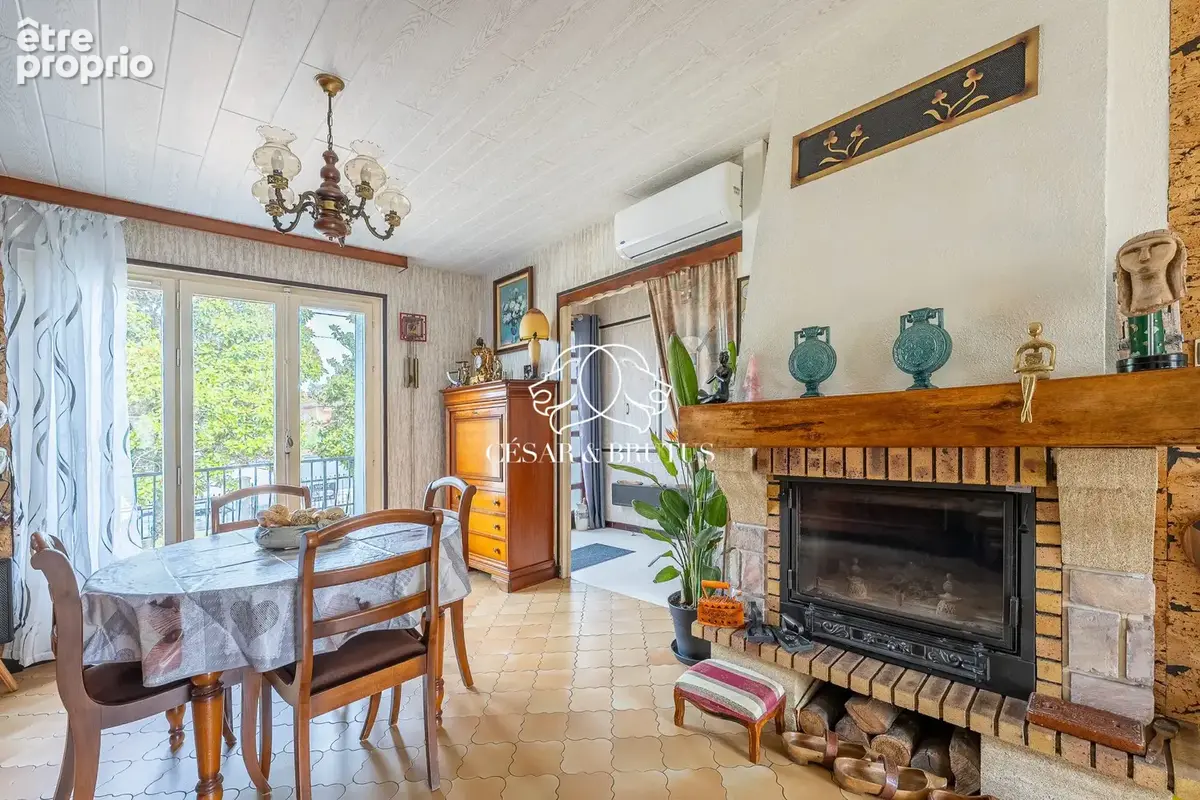 Maison 5 pièces 82 m² à vendre à Saint-Priest (69800) - photo 2