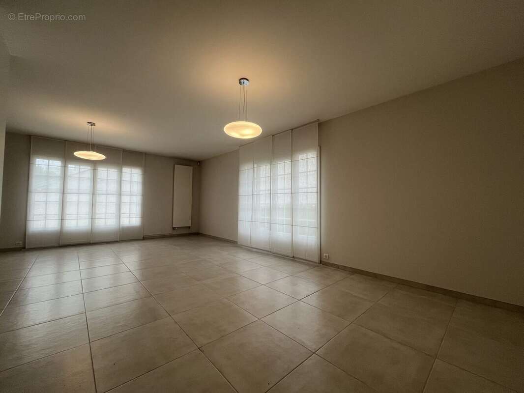 Maison à SAINT-JEAN-DE-BRAYE