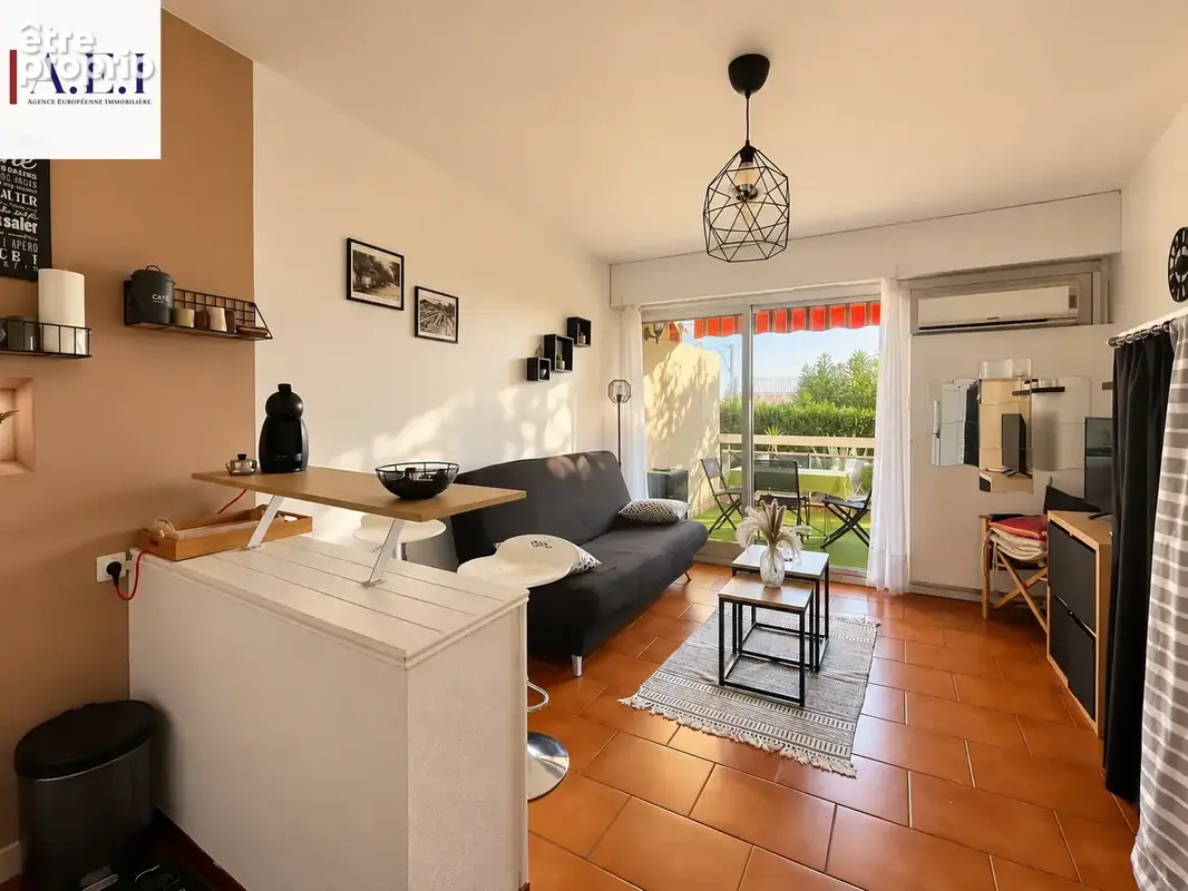 Bandol - Studio meublé avec terrasse & parking - photo 3
