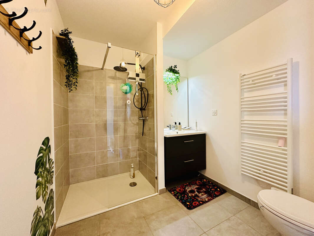 - lattes - lumineux t2 de 42m2  terrasse, double parking, immeuble de haut standing a 50m du tram et commerces - photo 5