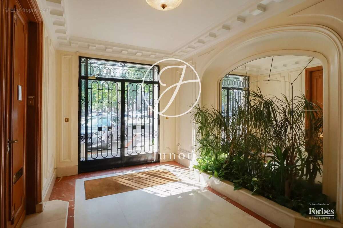 Appartement à PARIS-7E