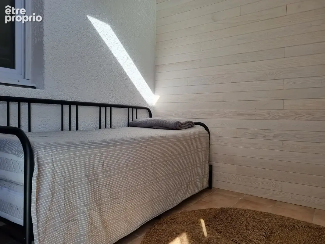 A vendre - gruissan plage - pavillon de plain-pied - bord de mer - 2 chambres - piscine - parking - photo 8