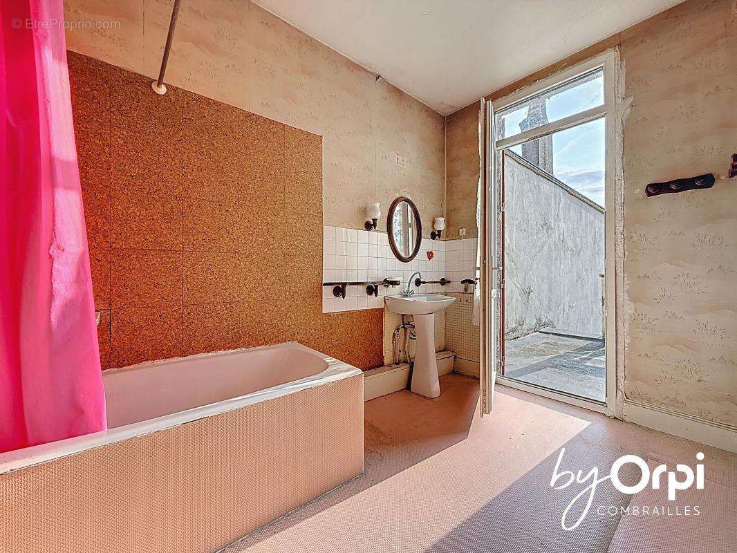 Maison à SAINT-ELOY-LES-MINES