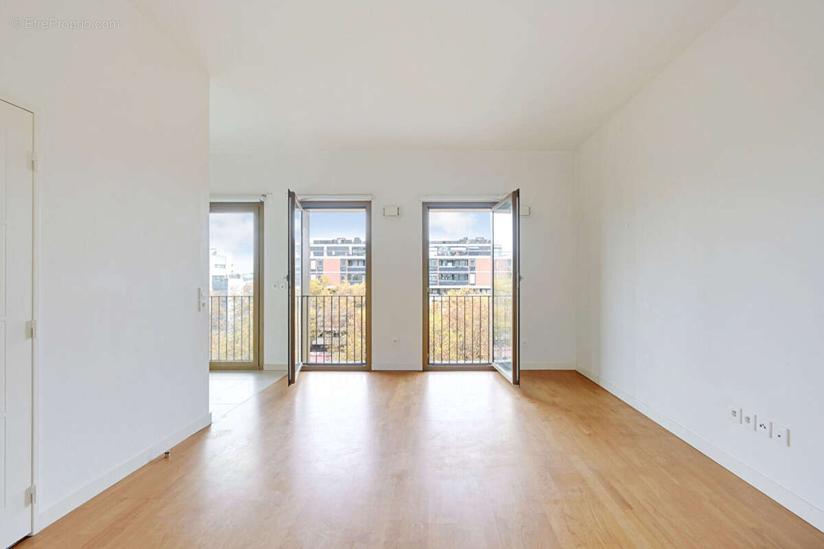 Appartement à PARIS-19E