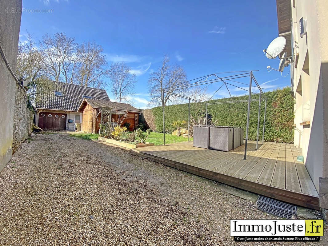 Maison à LES ESSARTS-LE-ROI