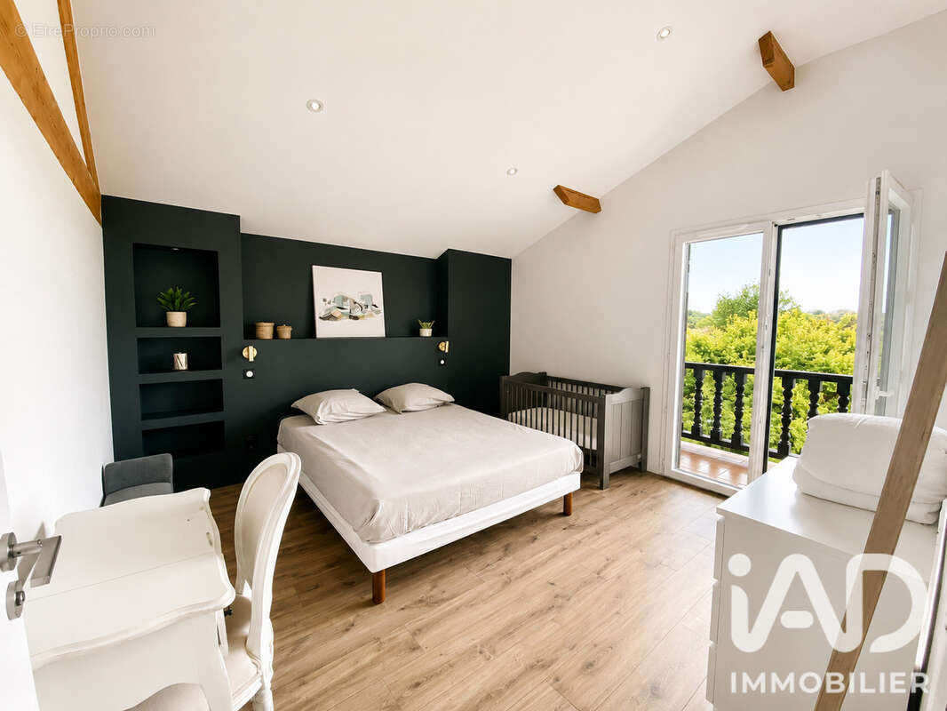 Maison 200 m² à Anglet  - photo 7
