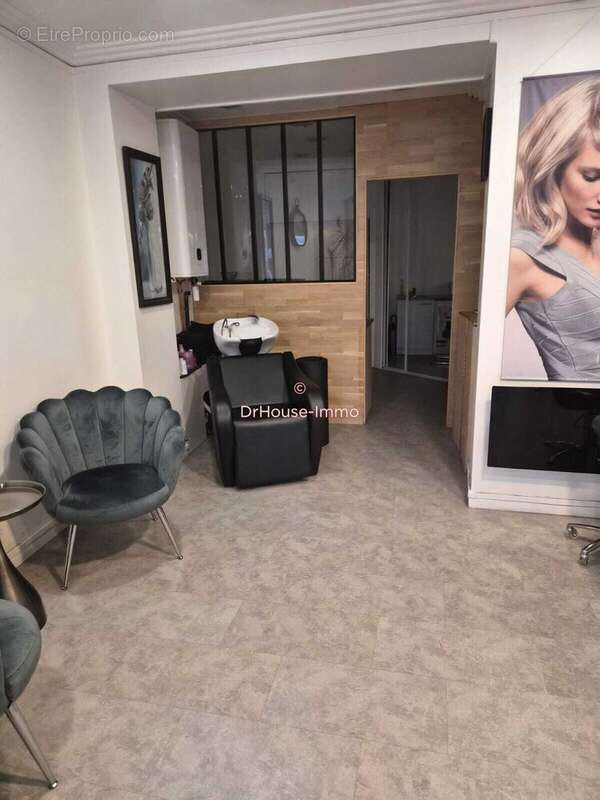 Commerce 35 m² à Paris-9e  - photo 3