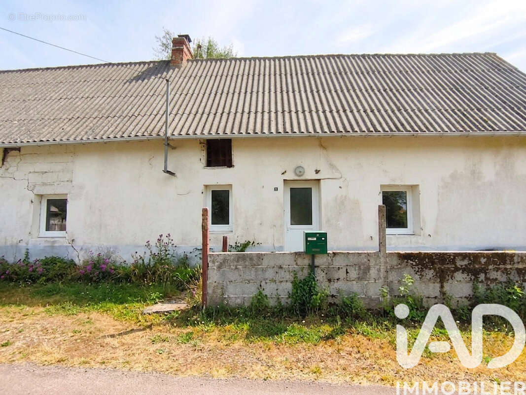Maison 74 m² à Le Mesnil-Angot  - photo 2