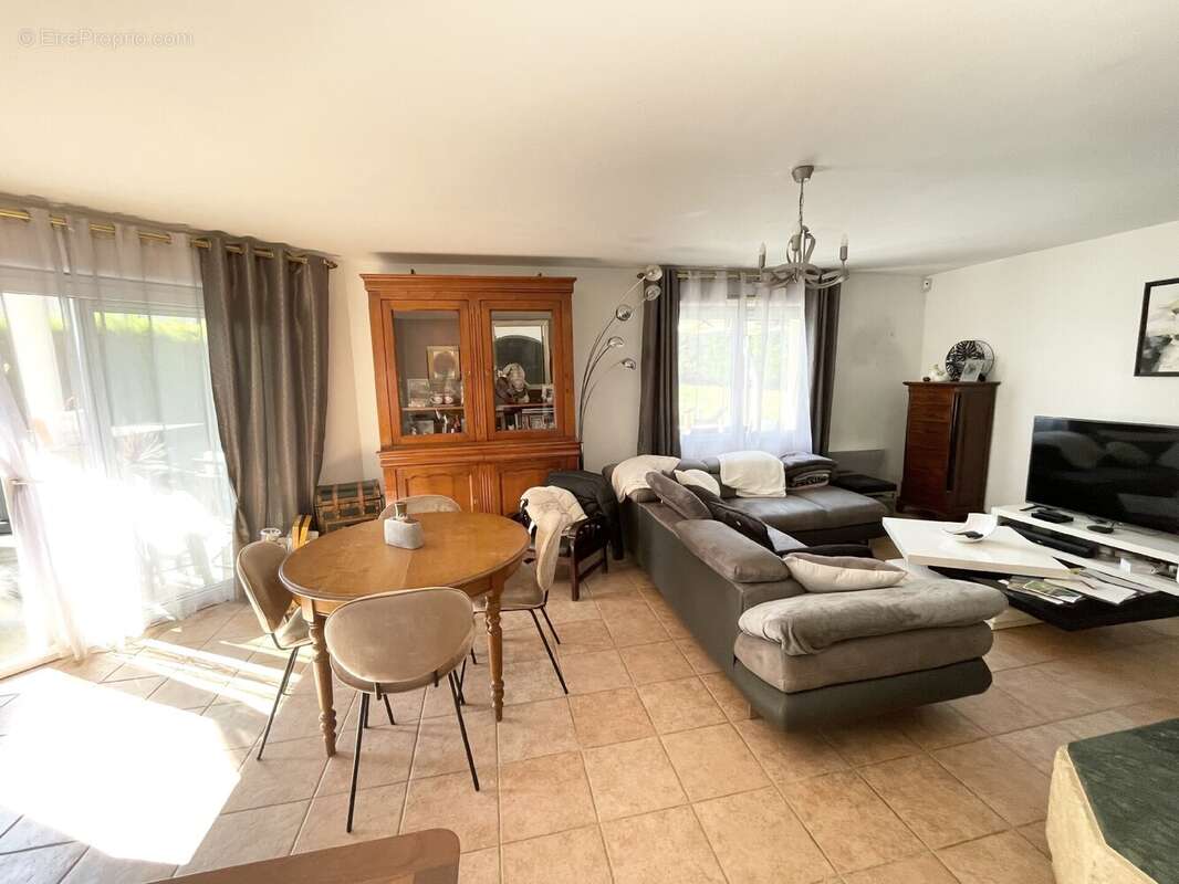 Maison à CONTAMINE-SARZIN