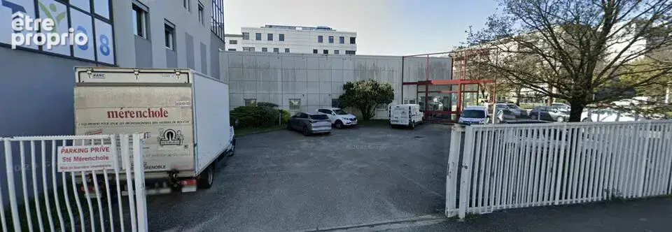 888 m² à Grenoble  - photo 2