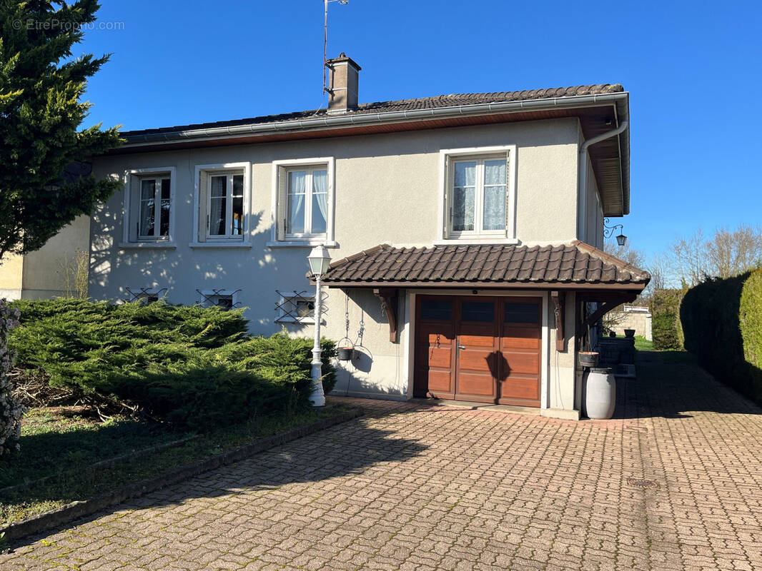 Maison à CUISERY