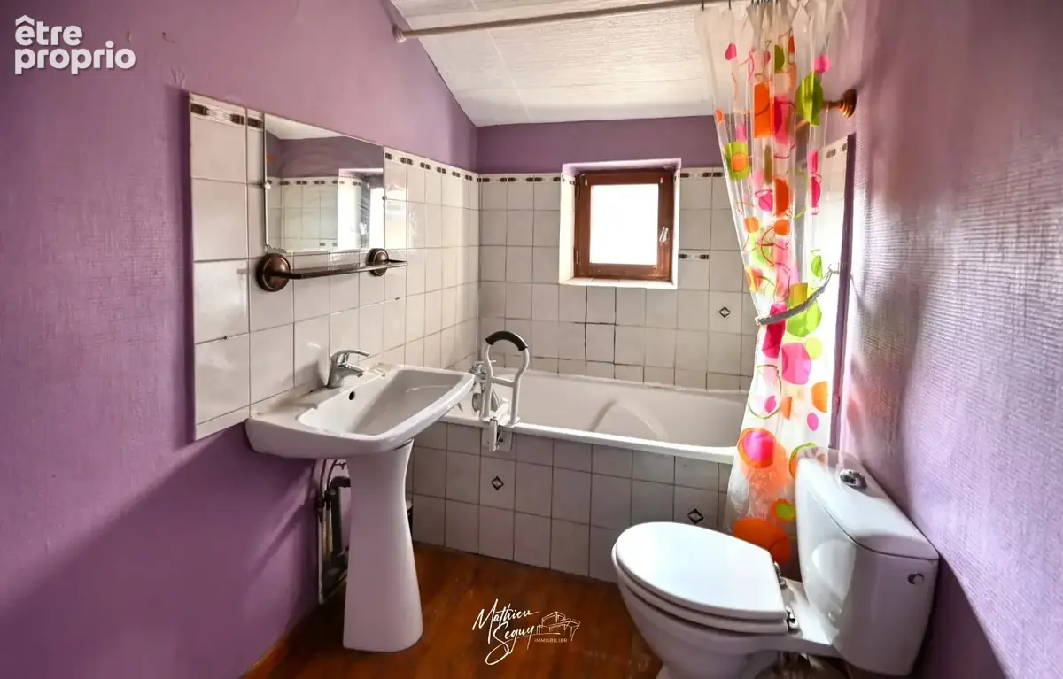 SAINT GENIS LAVAL - Maison de village avec courette - photo 15