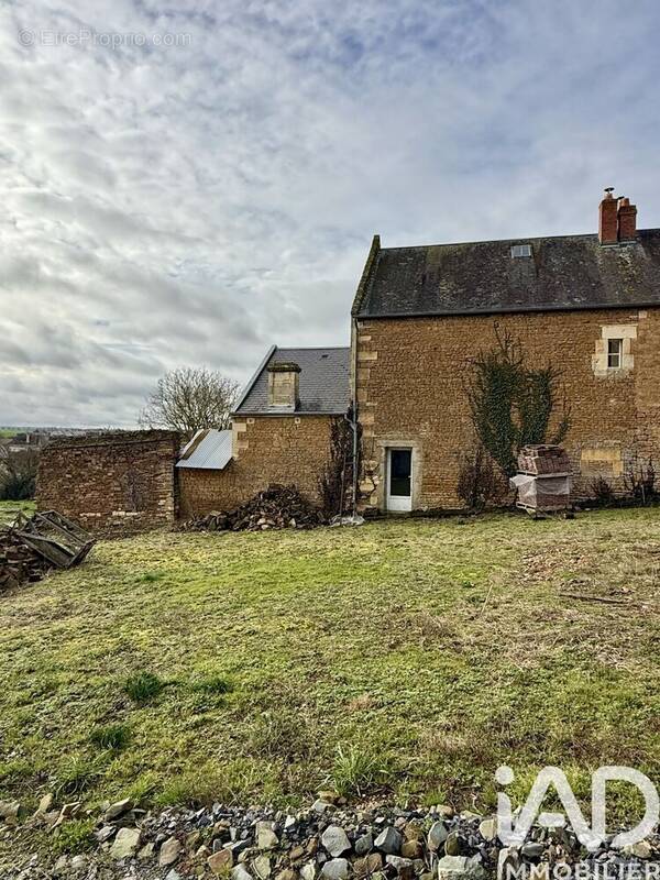 Photo 1 - Maison à LAIZE-LA-VILLE