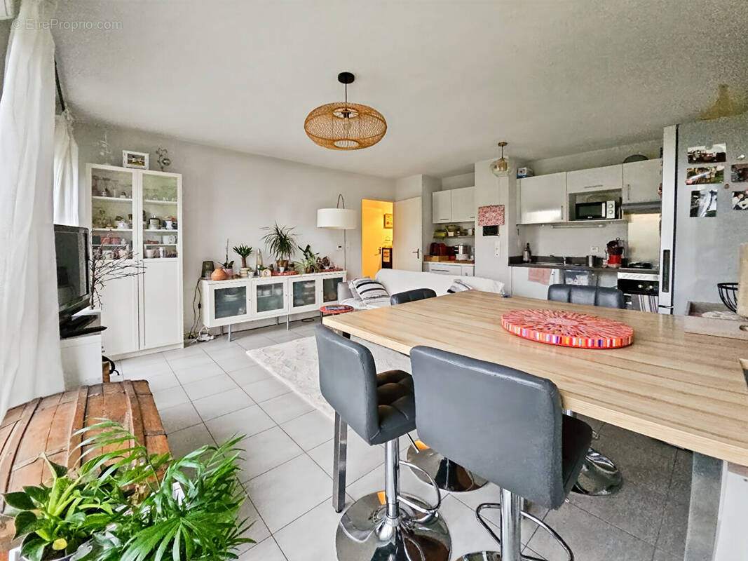 Appartement à VILLENAVE-D&#039;ORNON