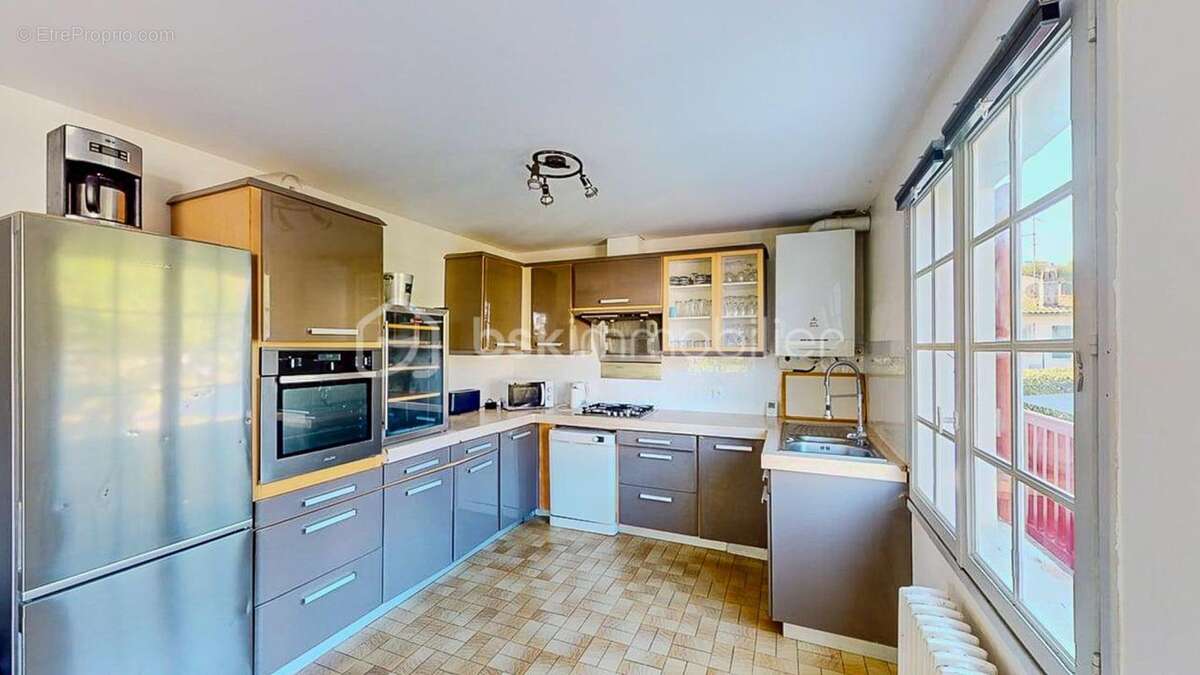 Maison avec jardin au centre du village côté océan à Guéthary - photo 9