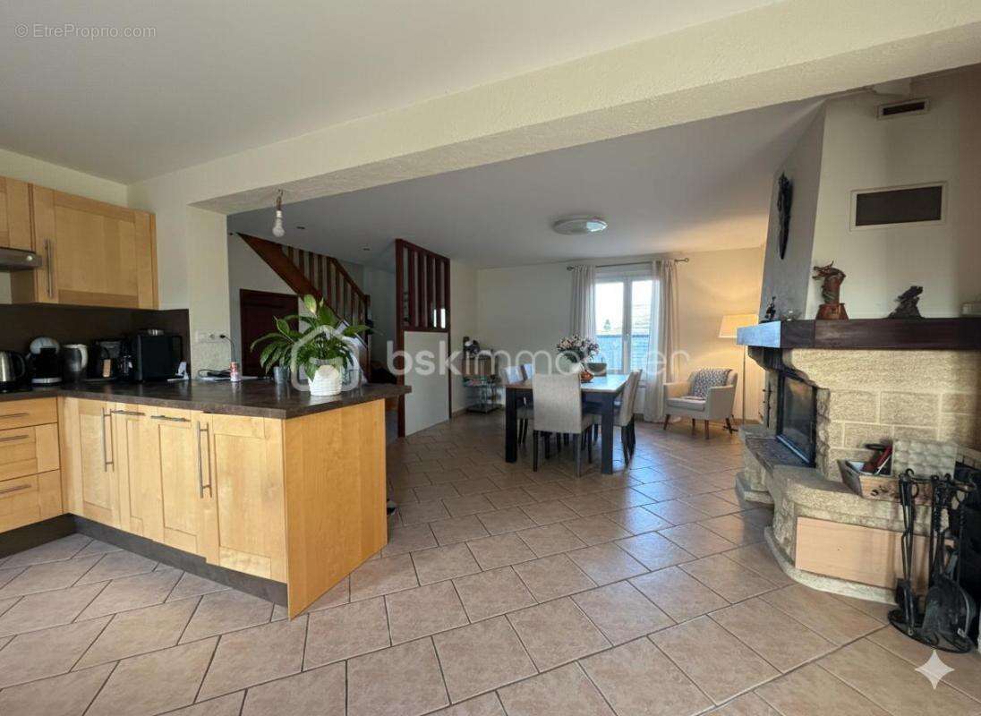 Maison à ROZAY-EN-BRIE